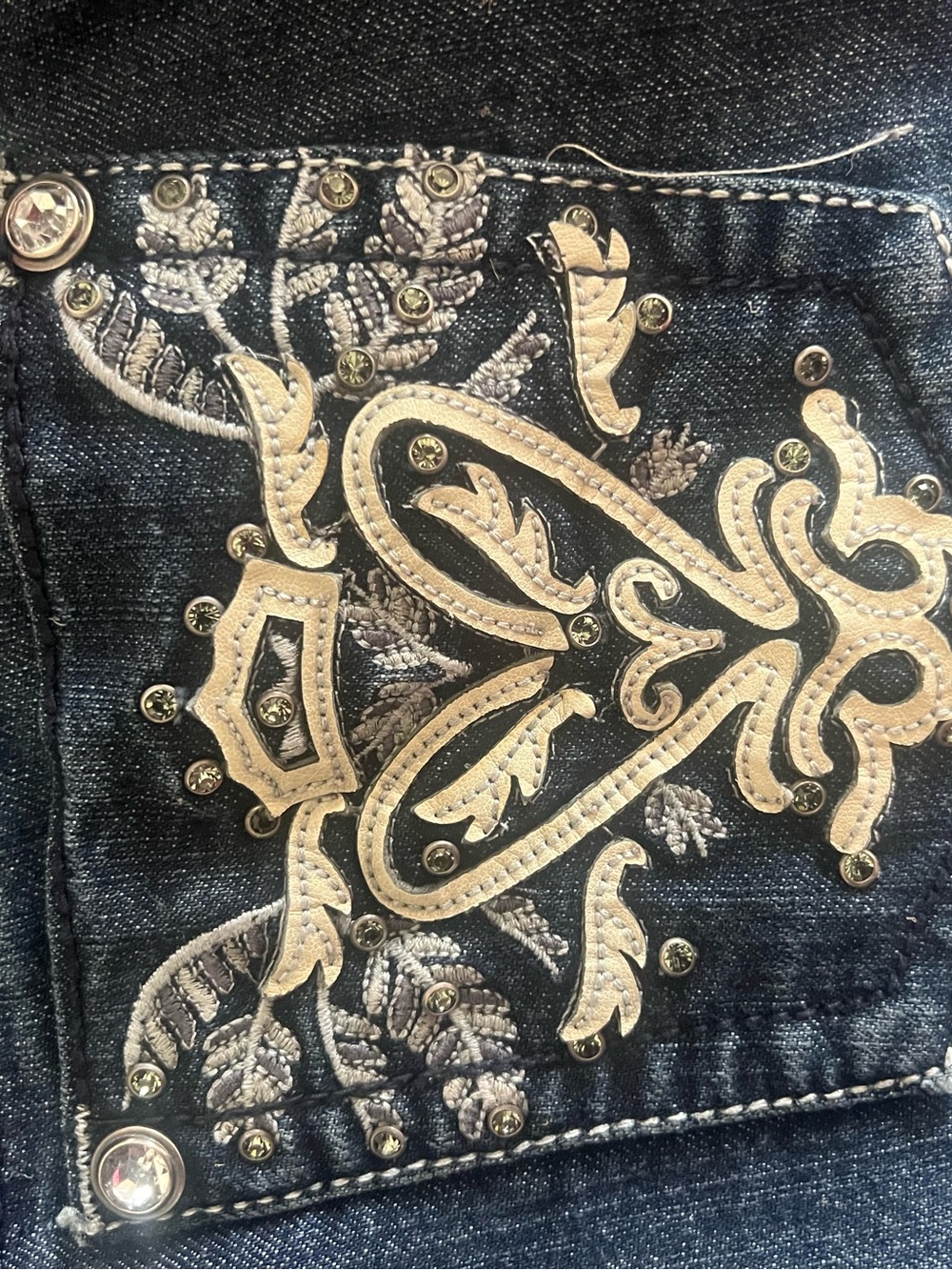 Dark Wash Denim Jeans with Subtle Contrast Stitching
